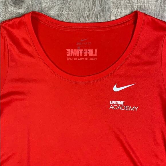 NWOT Nike Dri-Fit Lifetime Academy Red Scoop Neck Short Sleeve T-Shirt - Picture 4 of 9